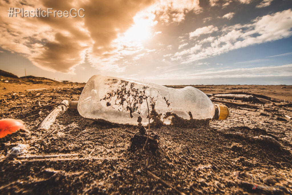 Plastica in mare: l’app della Guardia Costiera si arricchisce di nuove funzioni