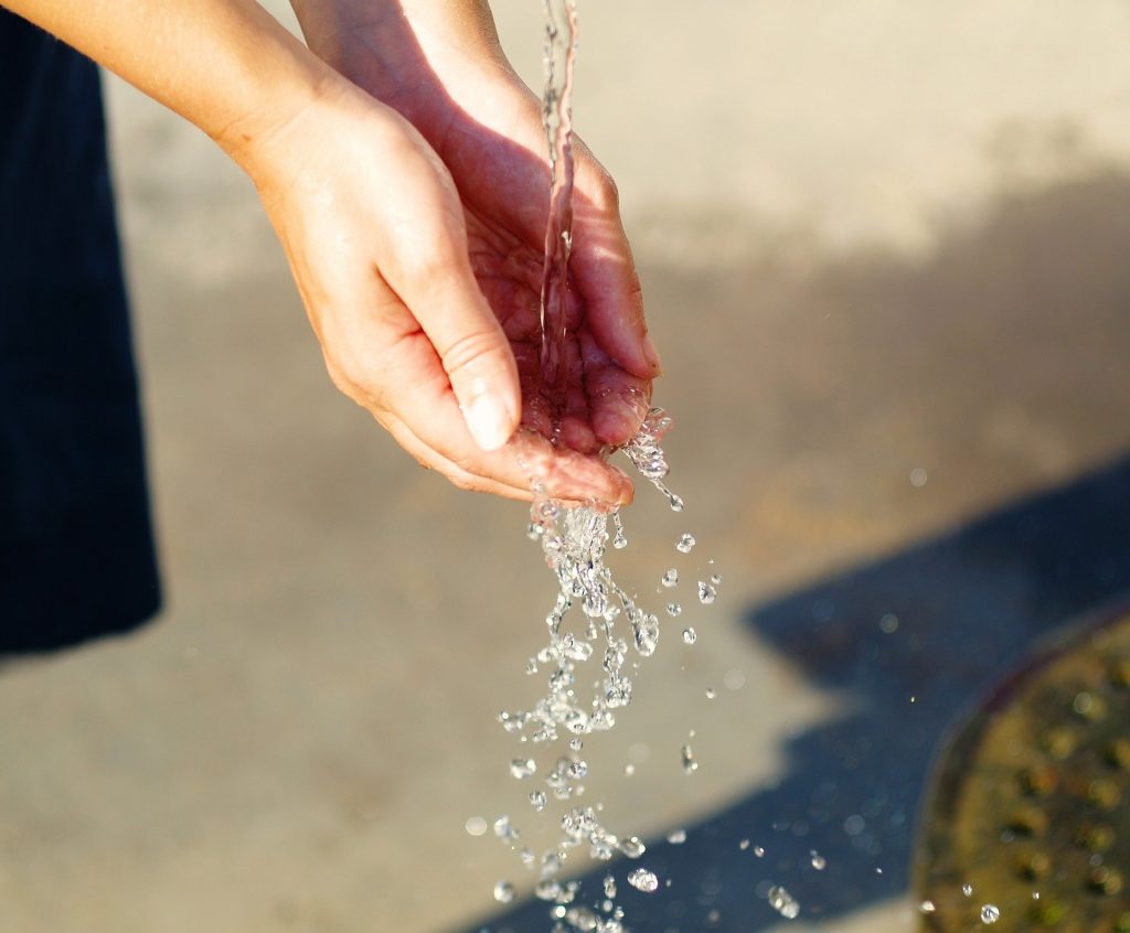 Siccità e riserve idriche: solo 1 italiano su 4 è attento a non sprecare acqua