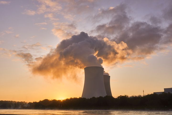 Gas e nucleare tra le fonti green: una proposta UE divisiva